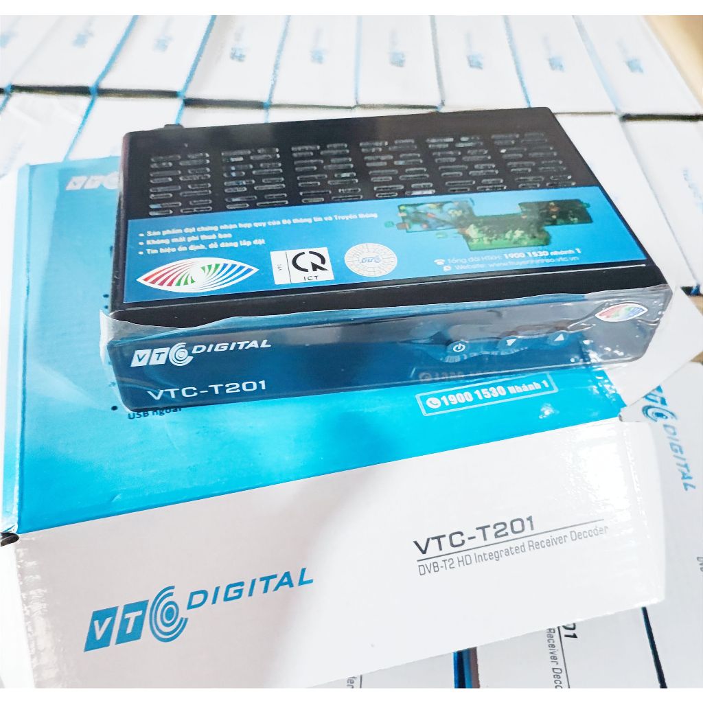 đầu thu kỹ thuật số DVB VTC T201 Tương thích hoàn toàn với tiêu chuẩn SD/HD MPEG-2/4 (H.264) Màn hình hiển thị bằng nhiề