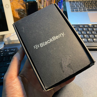 Điện Thoại Blackberry 9800 Fullbox Kèm Dock Sạc