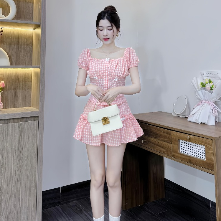 Set Váy 3 Món Chất Liệu Đũi Kẻ Đính Nơ Dễ Thương Gồm Áo Cổ Vuông + Chân Váy Phối Viền Bèo + Khăn Turban | BigBuy360 - bigbuy360.vn