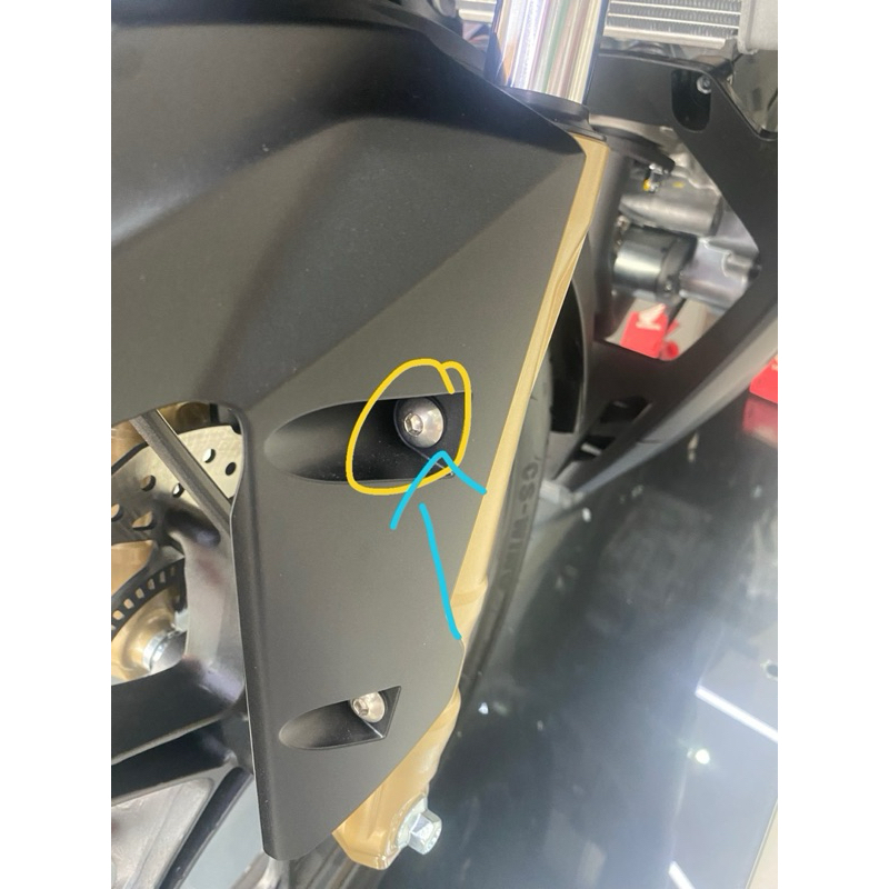 việt 90021MZ1000Bu lông 6x18 ôc lục giác bắt rè chắn bùn trước winner x honda