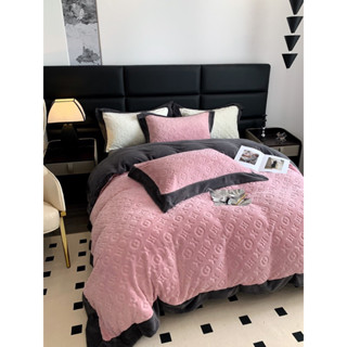 Set Chăn Ga Gối Nỉ Nhung In Thương Hiêu LV (Set 4 món )