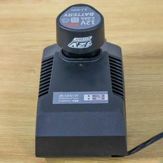 Đế sạc nhanh pin Benyu 12V/20V (Chân pin chính hãng Benyu)