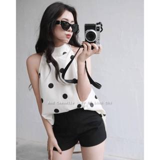 Áo chấm bi dáng yếm buộc cổ