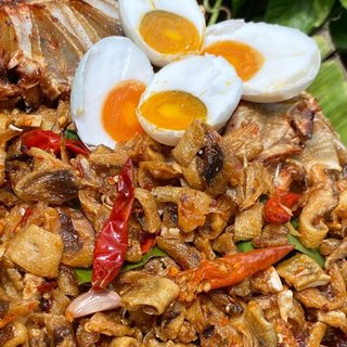 1 KG- Khô cá đuối sốt trứng muối tỏi ớt