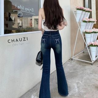   XẢ KHO Quần jean ống loe Chauzi thêu nơ trắng túi sau vải jean mềm mịn - QD613 Women Pants Women Pants 