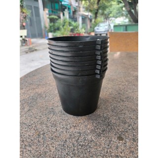 Chậu nhựa đen f10 - bít lổ