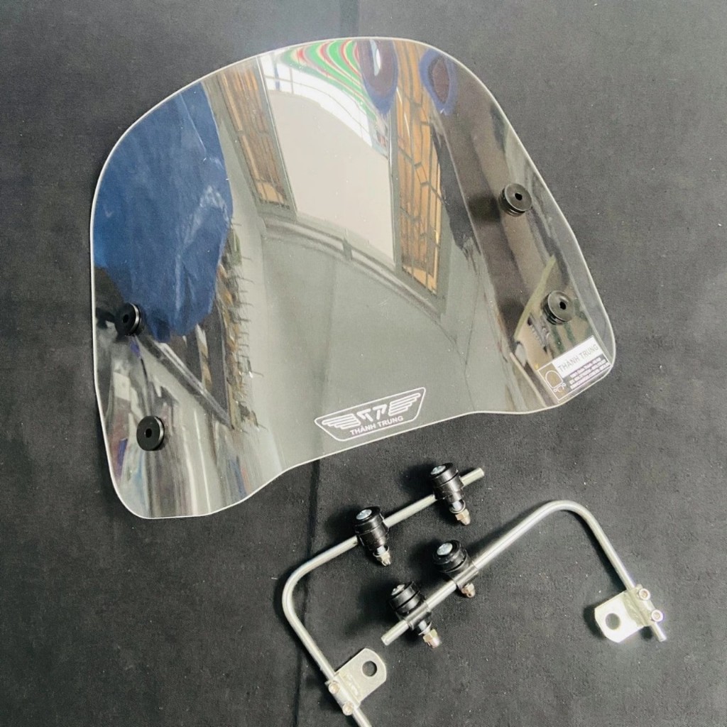 Kính chắn gió siêu to