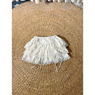  Chân váy trắng xoè tầng viền ren phối nơ xinh xắn dễ thương 