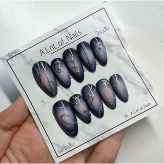 80 Nailbox thiết kế y2k đen loang hồng