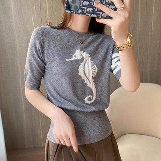 (HÀNG SẴN) Áo len cộc tay kẻ sọc, hoạ tiể cá ngựa sang chảnh cao cấp màu xám, hàng QC loại 1