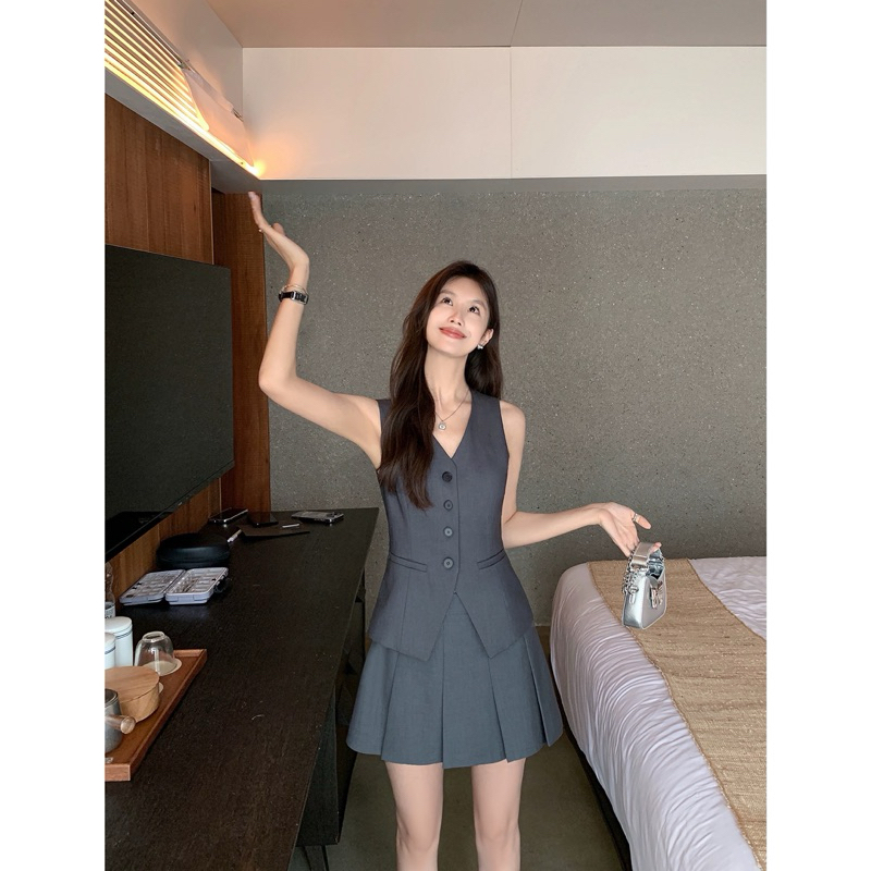 Set Bộ Đồ Nữ Áo Gile Phối Chân Váy Siêu Xinh, Set Áo Crotop và Chân Váy Wavy ( có Bigsize) | BigBuy360 - bigbuy360.vn