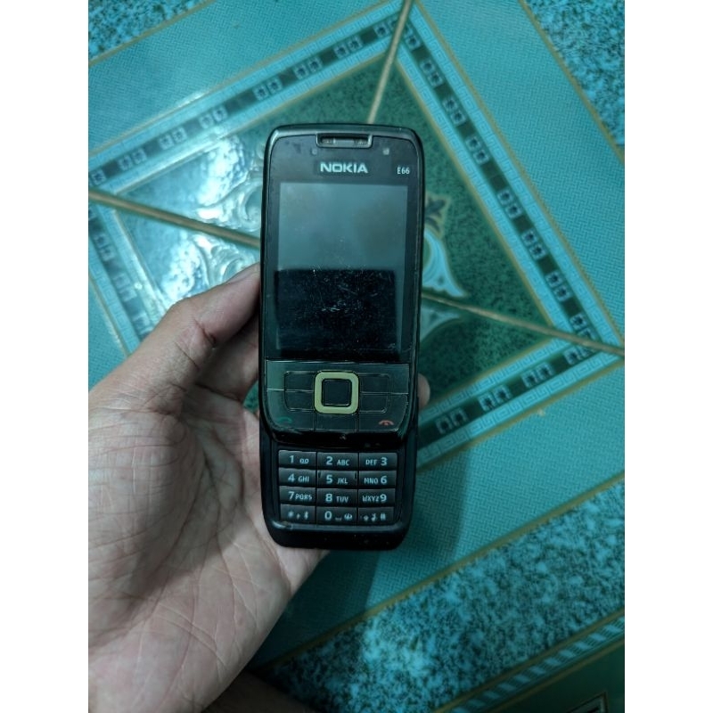 Xả kho xác điện thoại Nokia E66