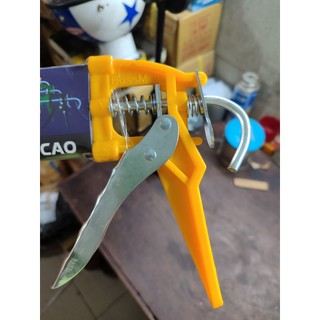 SÚNG BẮN KEO SILICONE BOSSMAN