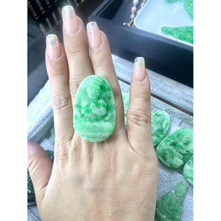 Mặt dây chuyền phật bản mệnh Jadeite A phong thuỷ Gia An
