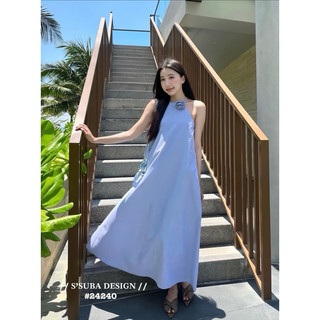 Váy maxi thô kẻ xanh cổ yếm đính hoa • melanie boutique