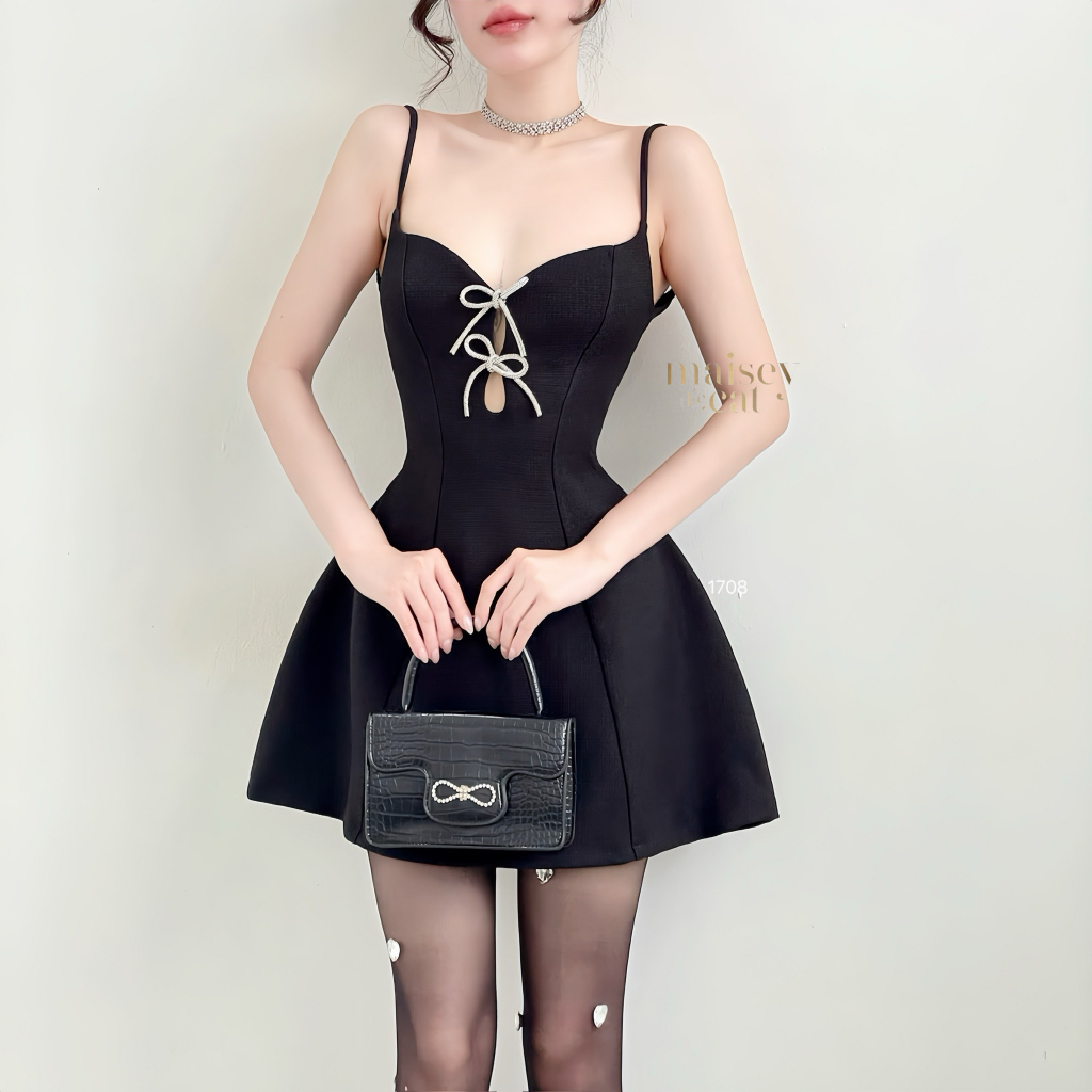 VÁY DỰ TIỆC HAI DÂY VỚI CÚP NGỰC ĐÍNH NƠ LẤP LÁNH SANG TRỌNG