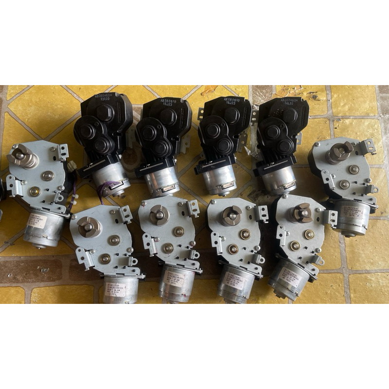 Bộ giảm tốc không than 11v-24v tháo máy photo Nhật