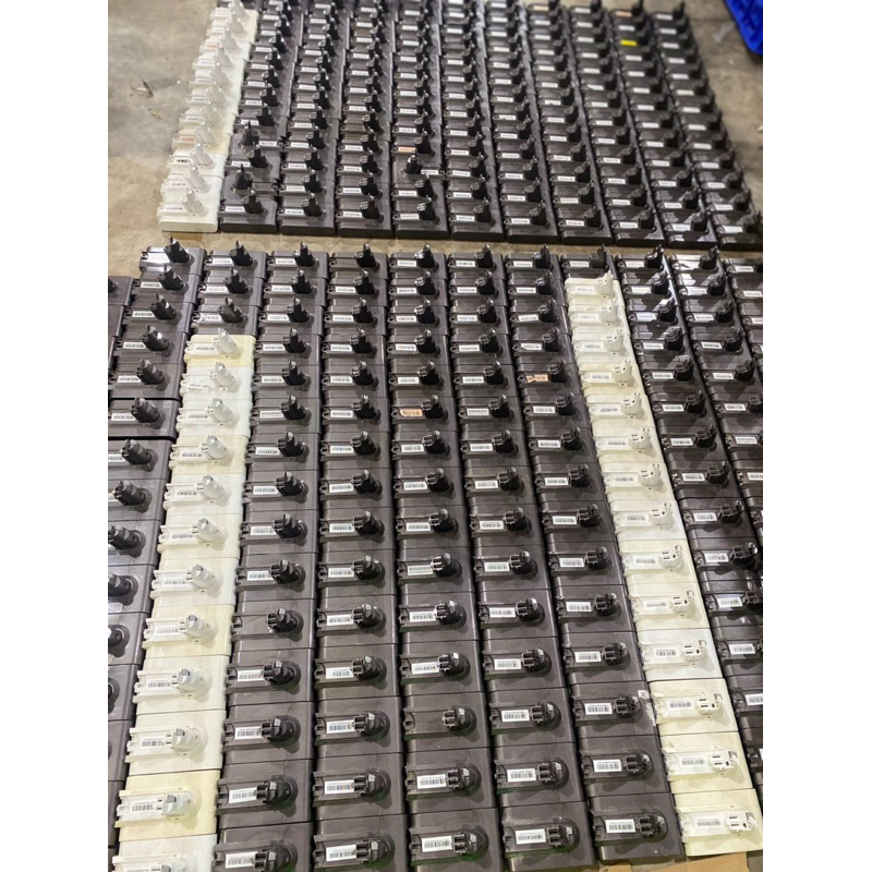 Pin Dyson V6 Chính Hãng Tồn Kho ( dùng bằng mới)