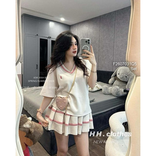 Set bộ áo thun cổ tim viền ngực phối hình ngựa kèm chân váy xòe VIENS STORE