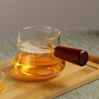 Tống trà thủy tinh chịu nhiệt 300ml cán gỗ tay ngang sang trọng đáy bầu có lọc thủy tinh borosilicate