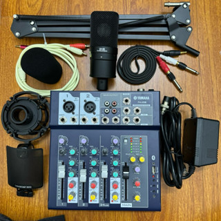 Chọn Bộ Hát Thu Âm Livestram Cao Cấp Mixer Yamaha F4 + Micro Takstar SM 8B bản mới kèm phụ kiện và tai nghe đầy đủ