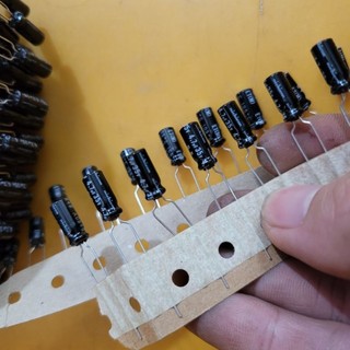 1 con tụ loa treble 35v 4.7uf