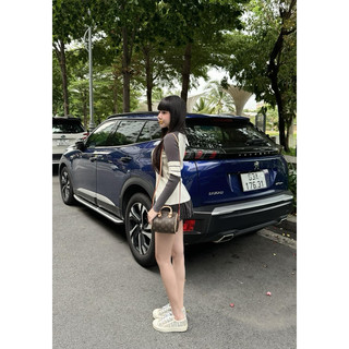 𝐂𝐇𝐄𝐑𝐑𝐘: Áo Len Thom Mix Trắng Xám