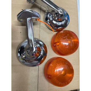 bộ đèn xi nhan sau xe cub 78, gồm đế và chụp mủ , có lẻ từng sản phẩm