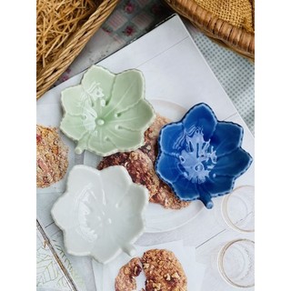 chén chấm hoa lá (gốm nhật)