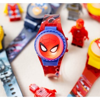 Đồng hồ siêu nhân nhện có đèn xoay chuyển cho bé