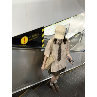 SET 3 : SƠ MI KẺ FORM RỘNG THÊU CHỮ + CHÂN VÁY TENNIS + CÀ VẠT KẺ