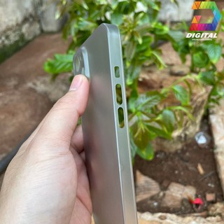 Combo 2 Ốp Lưng Trong Nhám Unibody iPhone 13 Siêu Mỏng