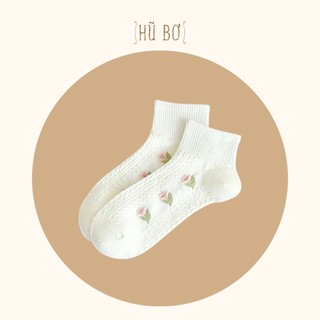 Tất trắng hoạ tiết hoa