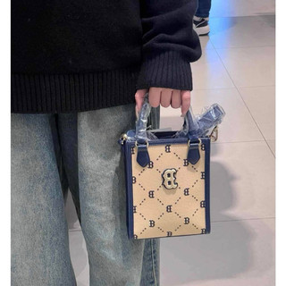 Túi mlb cube monogram small tote bag boston red sox 3aors022n-43brd màu nâu vàng size nhỏ