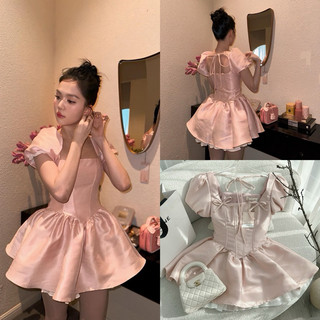Đầm gấm hồng cổ tàu