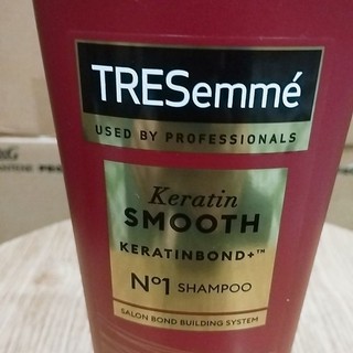 Dầu gội Tresemme Keratin Smooth 640g
