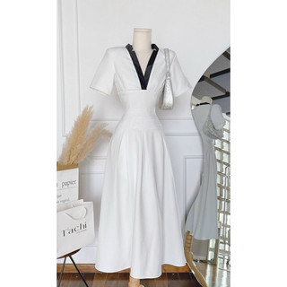 ĐẦM MIDI TRẮNG CỔ V VIỀN ĐEN