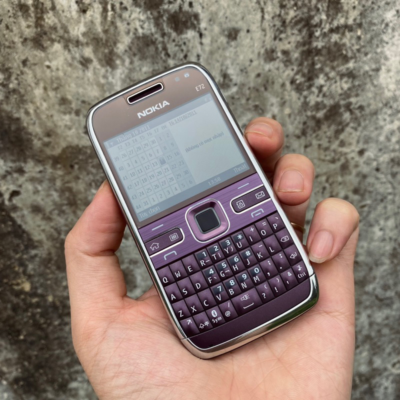 Điện Thoại Nokia E72 Màu Tím