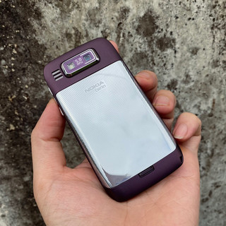 Điện Thoại Nokia E72 Màu Tím