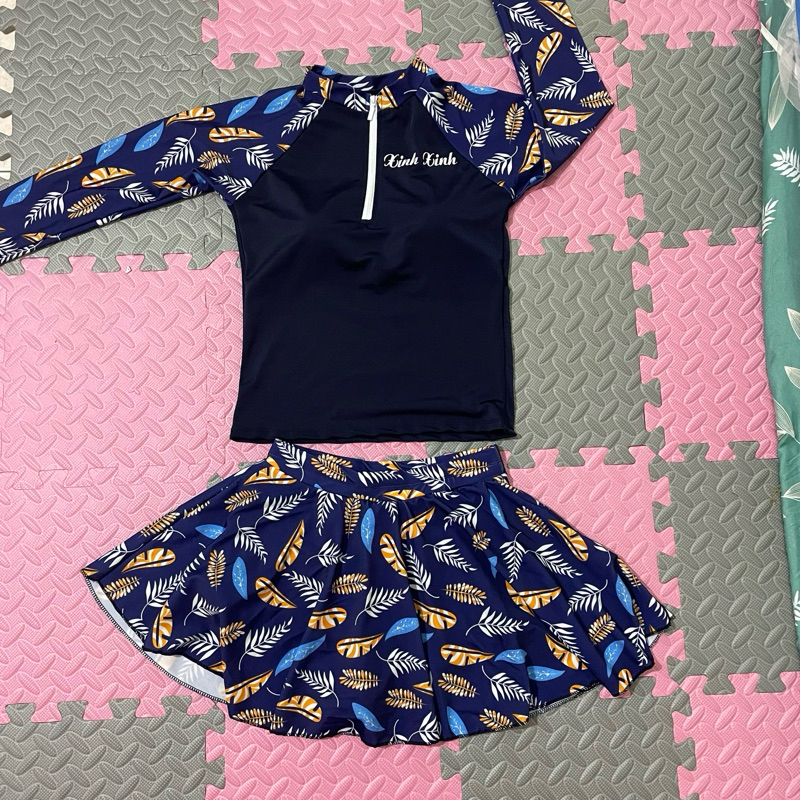 Đồ bơi kín đáo nữ, bikini 2 mảnh đi biển dáng váy cạp cao dể thương áo dài có tay che khuyết điểm xanh than họa tiết lá | BigBuy360 - bigbuy360.vn