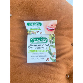 (Mua 1 Tặng 1 bàn chải)Kem trắng răng Green Herb Thái Lan