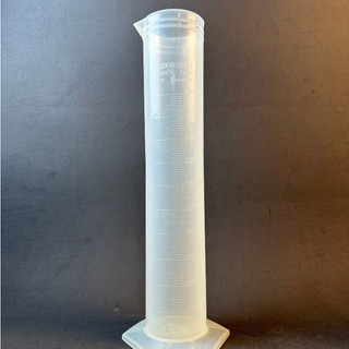 Ống đong nhựa vạch trắng, khắc nổi trắng kích thước 1000ml, 2000ml - YTHN