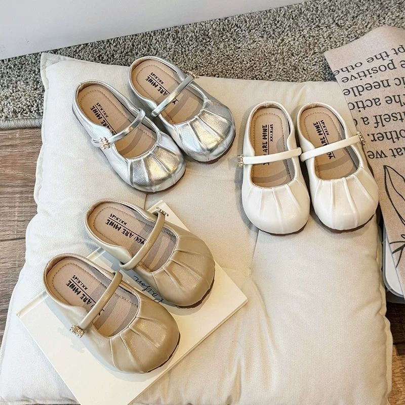 (Form bé tăng size) Sục bé gái- Dép lê sục da mềm kiểu dáng xếp ly quai ngang tiện lợi thời trang XXJ-109