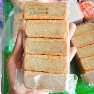 Bánh xà lam dừa nướng