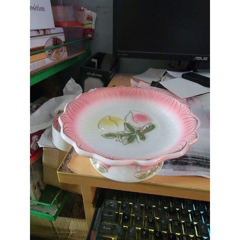 dĩa trái đào hồng ( sành sứ )