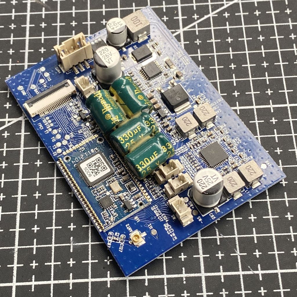 Mạch công suất 2.1 tháo loa Tronsmart Studio có công suất 10W+10W x 25W có TWS