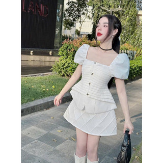 ĐẦM GẤM NƠ NGỰC TRẮNG