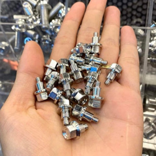 Ốc chỉnh chóa đèn trước inox salaya cho xe số Honda (Wave Dream Fuled)