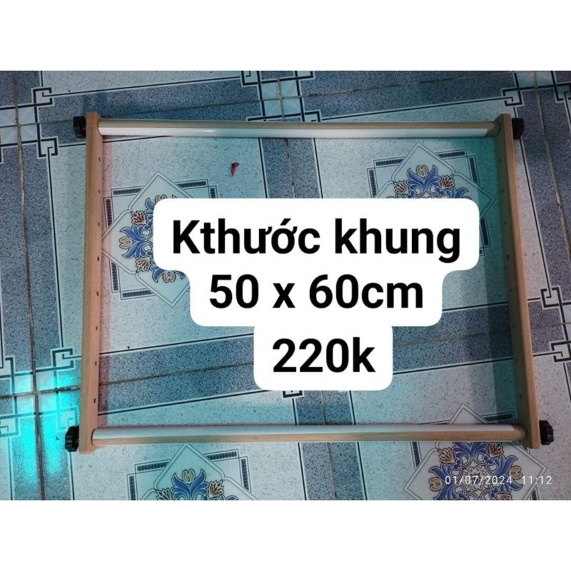 Khung thêu kèm chân