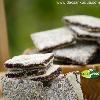 Kẹo bánh tráng chuối tươi phủ dừa Cocosweet đặc biệt với cơm dừa sấy nhuyễn - Đặc sản Bến Tre